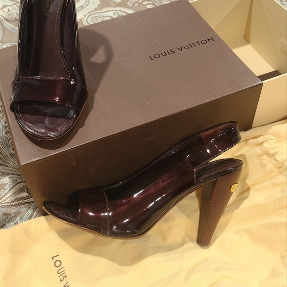 Louis Vuitton Heels - Picture 4 of 4